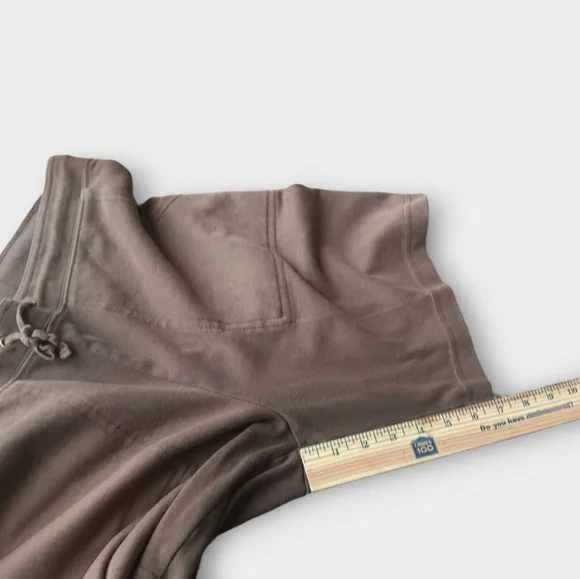 WHITE STAG WOMEN'S SIZE SMALL BROWN MULTI POCKET SHORTS. - Picture 4 of 5